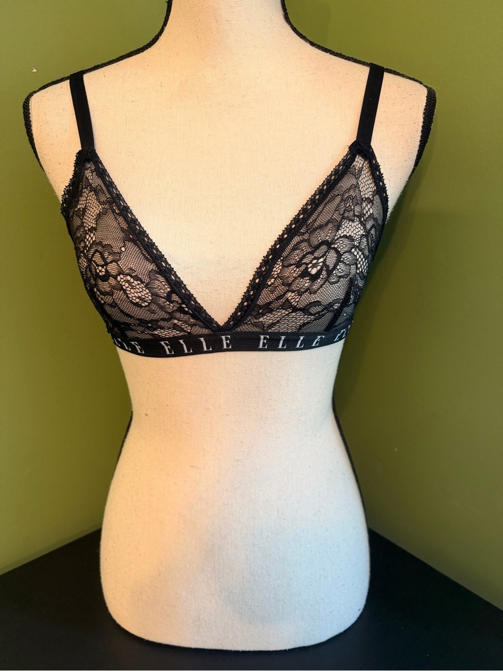 Elle Lace V-Neck Bralette in Black